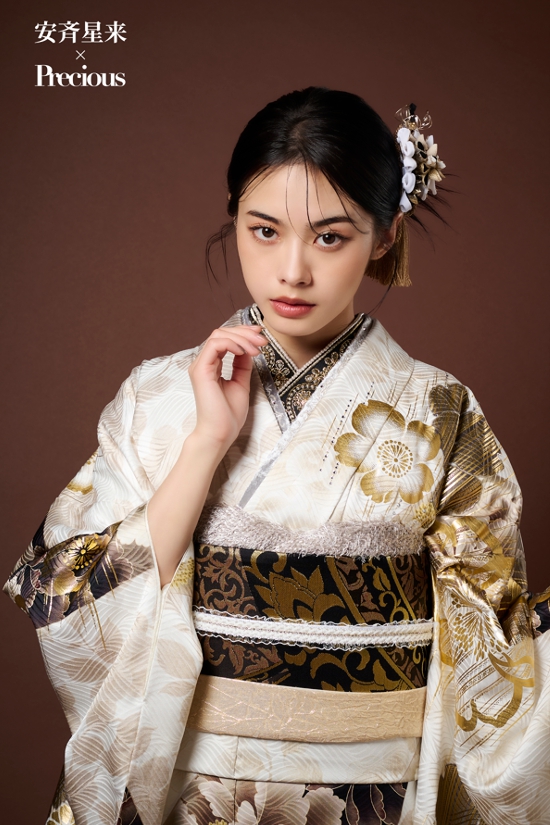 AS-11 着用モデル:安斉星来