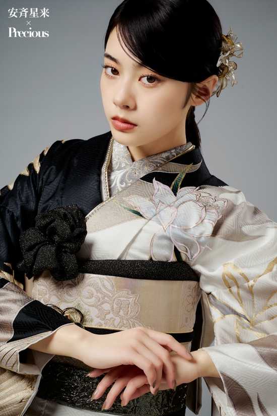 AS-18 着用モデル:安斉星来