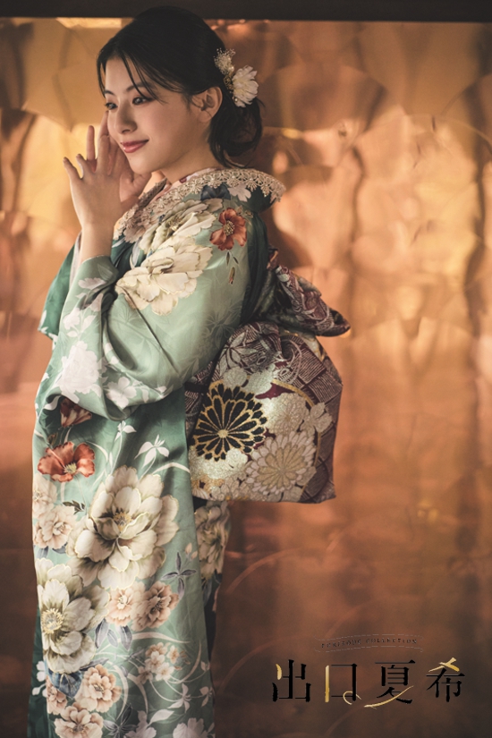 DN-01 着用モデル:出口夏希