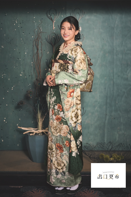 DN-01 着用モデル:出口夏希